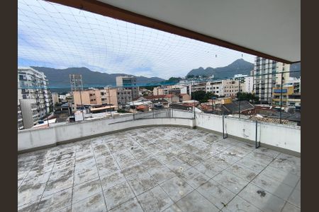 Apartamento à venda com 82m², 2 quartos e sem vagaÁrea comum