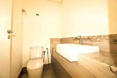 Apartamento à venda com 107m², 3 quartos e 3 vagasBanheiro 3