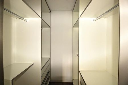 Apartamento à venda com 107m², 3 quartos e 3 vagasCloset da suíte