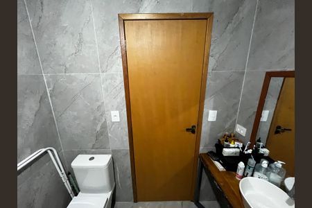 Casa à venda com 80m², 3 quartos e sem vagaBanheiro