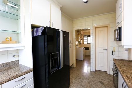 Apartamento à venda com 245m², 4 quartos e 4 vagasCozinha