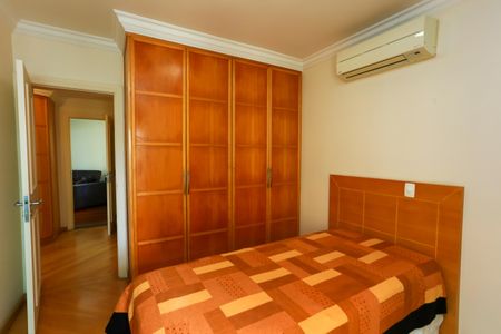 Apartamento à venda com 245m², 4 quartos e 4 vagasSuíte 3