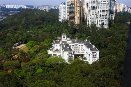 Apartamento à venda com 245m², 4 quartos e 4 vagasVaranda da Sala vista