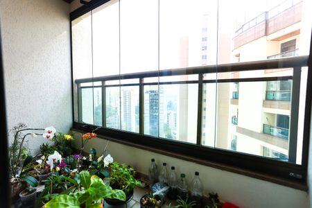 Apartamento à venda com 245m², 4 quartos e 4 vagasVaranda Suíte 2