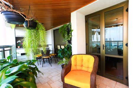 Apartamento à venda com 245m², 4 quartos e 4 vagasVaranda da Sala