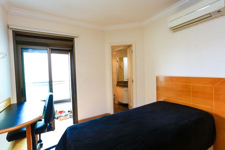 Apartamento à venda com 245m², 4 quartos e 4 vagasSuíte 2