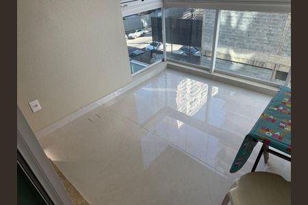 Apartamento à venda com 76m², 2 quartos e 1 vagaVaranda