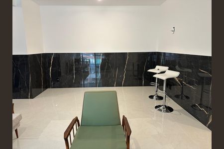 Sala de apartamento à venda com 2 quartos, 76m² em Empresarial 18 do Forte, Barueri