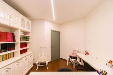 Casa para alugar com 397m², 4 quartos e 6 vagasQuarto