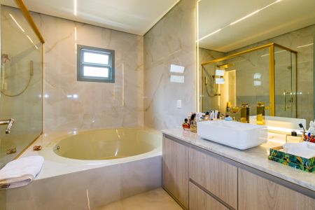 Casa para alugar com 397m², 4 quartos e 6 vagasBanheiro da Suíte 4