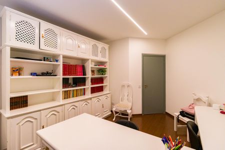 Casa para alugar com 397m², 4 quartos e 6 vagasQuarto