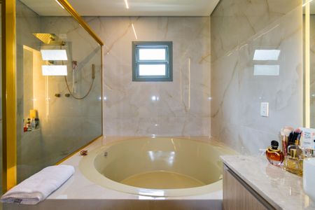 Casa para alugar com 397m², 4 quartos e 6 vagasBanheiro da Suíte 4