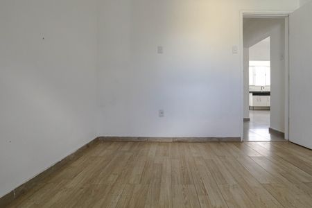 Quarto 1 de casa para alugar com 2 quartos, 90m² em Jardim Santos Dumont Iii, Mogi das Cruzes