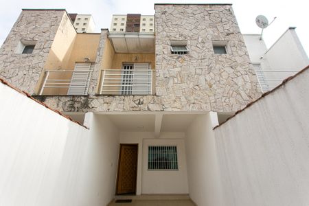 Casa à venda com 105m², 3 quartos e 2 vagasFachada