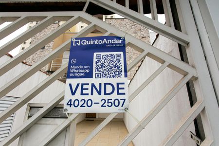 Casa à venda com 105m², 3 quartos e 2 vagasPlaca