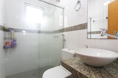 Casa à venda com 105m², 3 quartos e 2 vagasBanheiro da Suíte 1