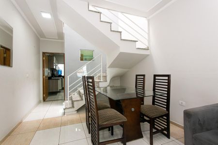 Casa à venda com 105m², 3 quartos e 2 vagasSala