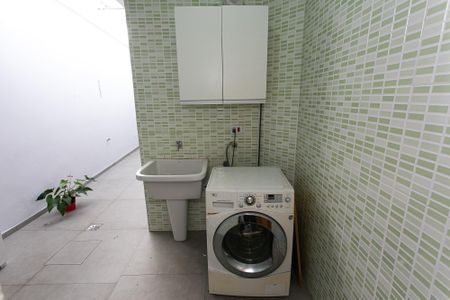 Casa à venda com 105m², 3 quartos e 2 vagasÁrea de Serviço