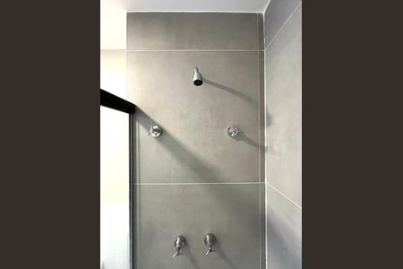 Banheiro de apartamento para alugar com 1 quarto, 33m² em Parque Industrial, Campinas