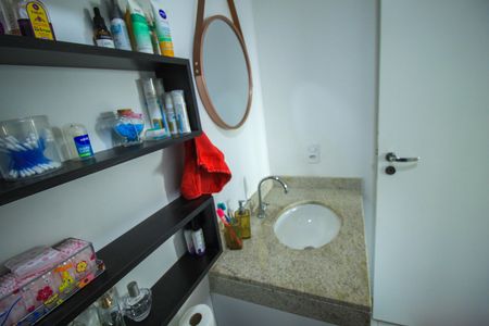 Apartamento à venda com 50m², 2 quartos e sem vaga Apartamento à venda com 50m², 2 quartos e sem vagaBanheiro social