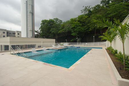 Apartamento para alugar com 45m², 2 quartos e 1 vaga Apartamento para alugar com 45m², 2 quartos e 1 vagaÁrea comum - Piscina