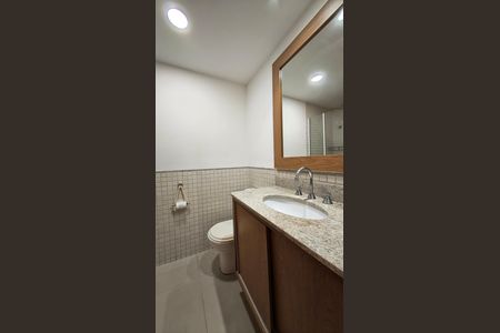 Apartamento para alugar com 86m², 2 quartos e 1 vaga Apartamento para alugar com 86m², 2 quartos e 1 vagaBanheiro da Suíte