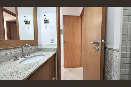 Apartamento para alugar com 86m², 2 quartos e 1 vaga Apartamento para alugar com 86m², 2 quartos e 1 vagaBanheiro da Suíte