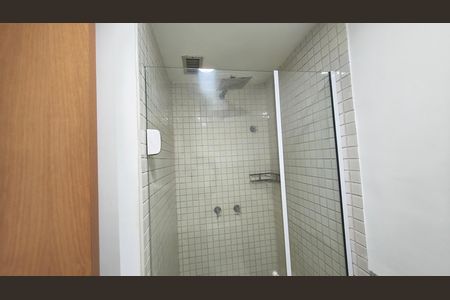 Apartamento para alugar com 86m², 2 quartos e 1 vaga Apartamento para alugar com 86m², 2 quartos e 1 vagaBanheiro da Suíte
