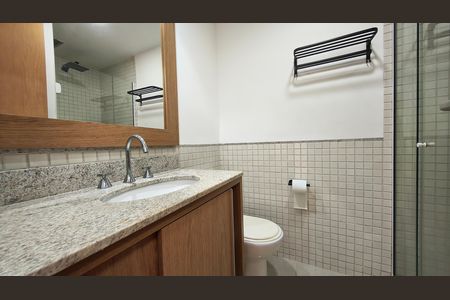 Apartamento para alugar com 86m², 2 quartos e 1 vaga Apartamento para alugar com 86m², 2 quartos e 1 vagaBanheiro social