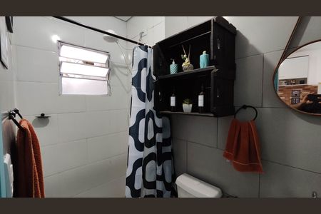 Banheiro de kitnet/studio para alugar com 1 quarto, 38m² em Guaianazes, São Paulo