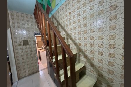 Casa para alugar com 118m², 2 quartos e 1 vagaEscada