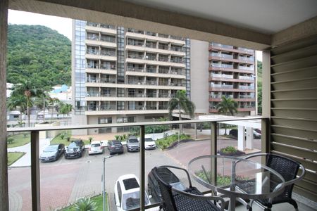 Varanda de kitnet/studio para alugar com 1 quarto, 20m² em Jacarepaguá, Rio de Janeiro
