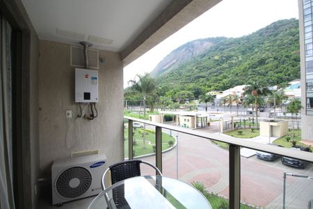 Varanda de kitnet/studio para alugar com 1 quarto, 20m² em Jacarepaguá, Rio de Janeiro
