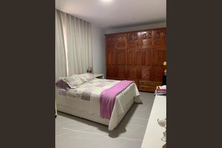 Casa à venda com 300m², 2 quartos e 4 vagas