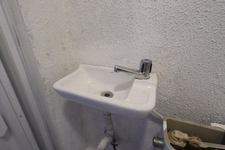 Banheiro da Suíte de casa para alugar com 2 quartos, 30m² em Jardim Guiomar, São Paulo