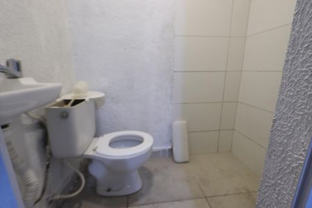 Banheiro da Suíte de casa para alugar com 2 quartos, 30m² em Jardim Guiomar, São Paulo