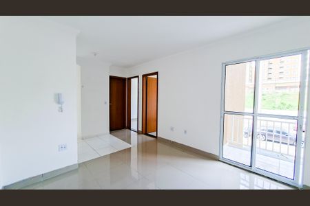 Sala de apartamento para alugar com 2 quartos, 37m² em Vila Alzira, Guarulhos
