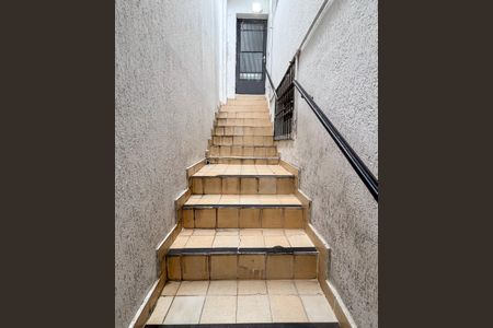 Casa para alugar com 50m², 1 quarto e 1 vagaEscada