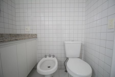 Apartamento à venda com 170m², 3 quartos e 3 vagasBanheiro 