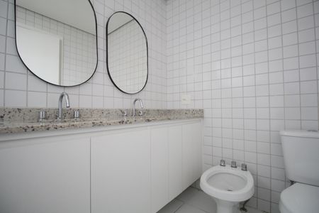 Apartamento à venda com 170m², 3 quartos e 3 vagasBanheiro 