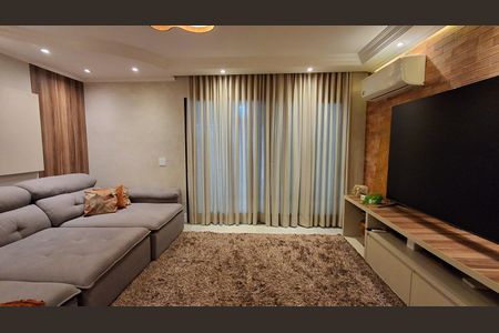 Casa à venda com 300m², 3 quartos e 2 vagasSala