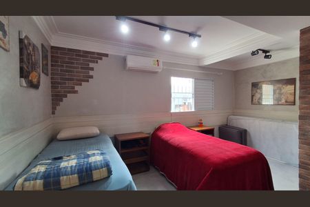 Casa à venda com 300m², 3 quartos e 2 vagasQuarto 