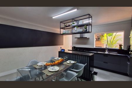 Casa à venda com 300m², 3 quartos e 2 vagasCozinha 