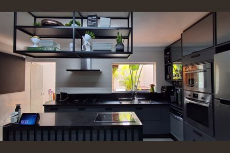 Casa à venda com 300m², 3 quartos e 2 vagasCozinha 