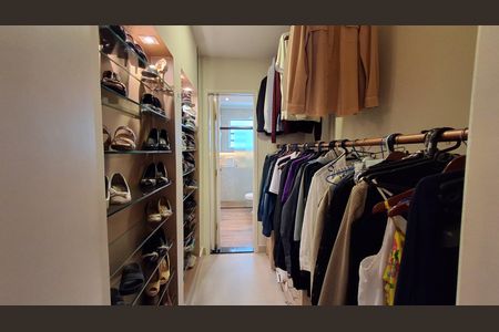 Casa à venda com 300m², 3 quartos e 2 vagasCloset  da Suíte 