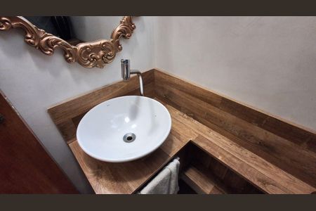 Casa à venda com 300m², 3 quartos e 2 vagasLavabo 