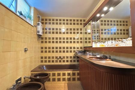 Apartamento à venda com 247m², 4 quartos e 2 vagasBanheiro da suíte 2