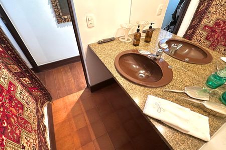 Apartamento à venda com 247m², 4 quartos e 2 vagasLavabo