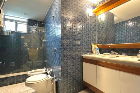 Apartamento à venda com 247m², 4 quartos e 2 vagasBanheiro da Suíte 1