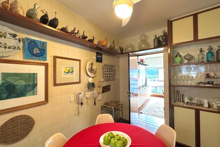 Apartamento à venda com 247m², 4 quartos e 2 vagasCopa